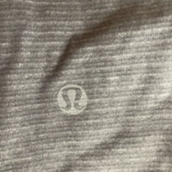 Clip - in - Tank NWT Lululemon - Picture 5 of 6